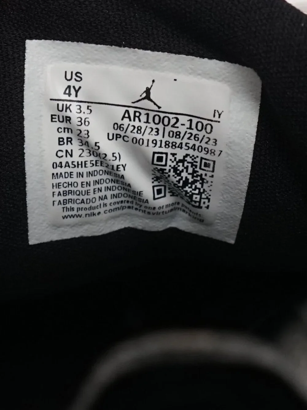 Air Jordan Jordan Courtside 23 'White Black' size 4Y